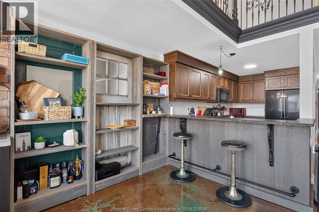 #301 2175 Wyandotte STREET East - 11
