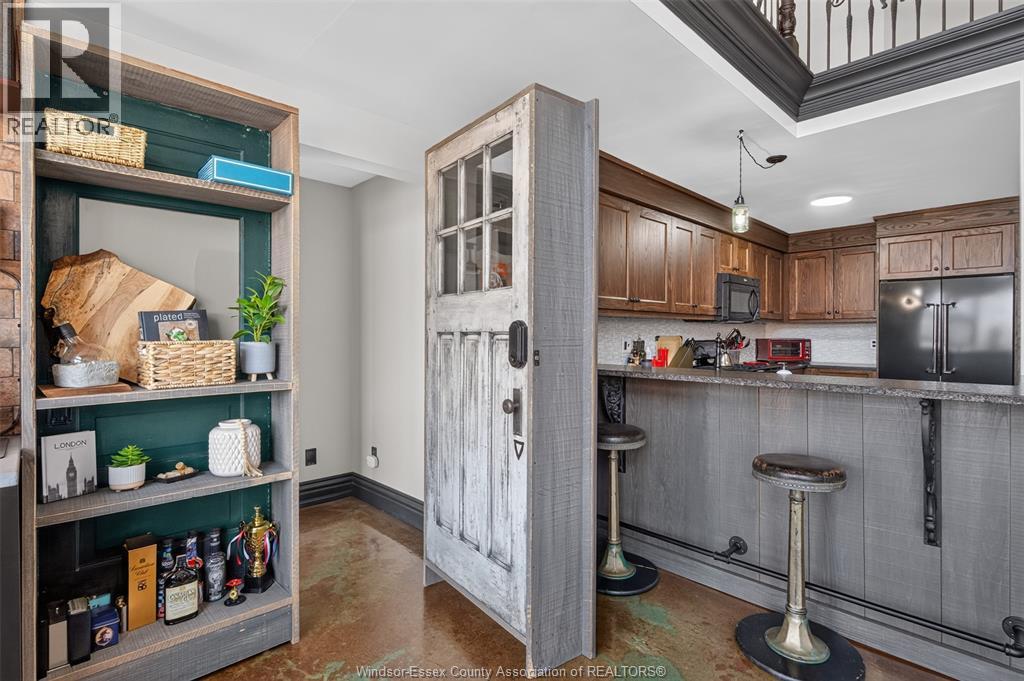 #301 2175 Wyandotte STREET East - 12