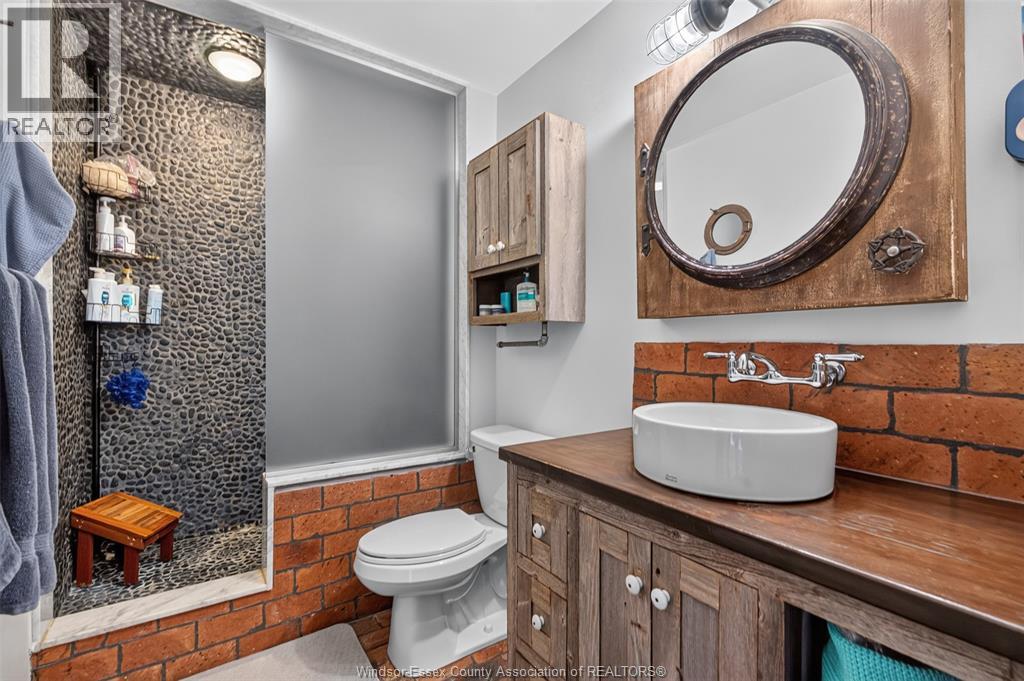#301 2175 Wyandotte STREET East - 26