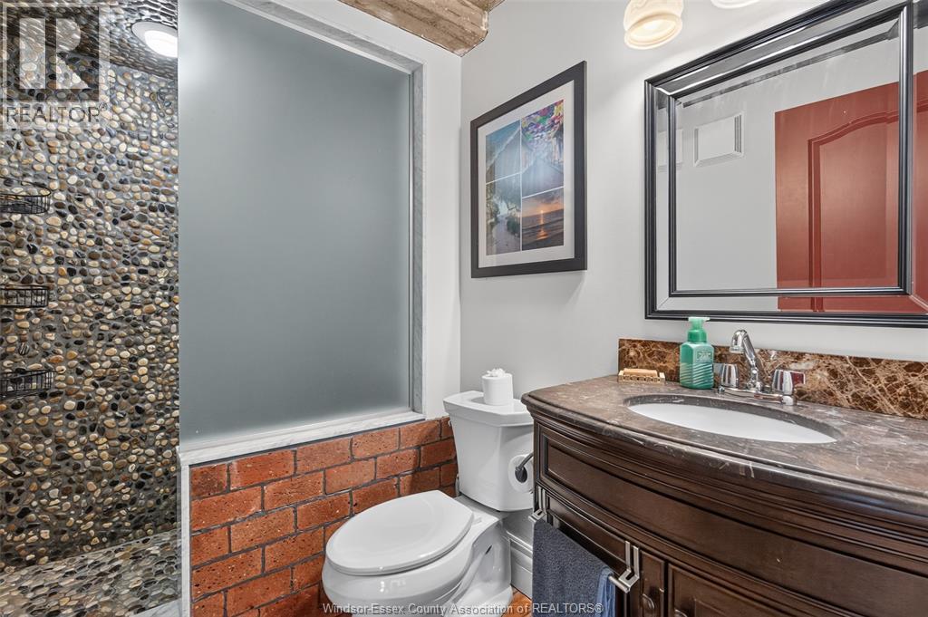 #301 2175 Wyandotte STREET East - 27