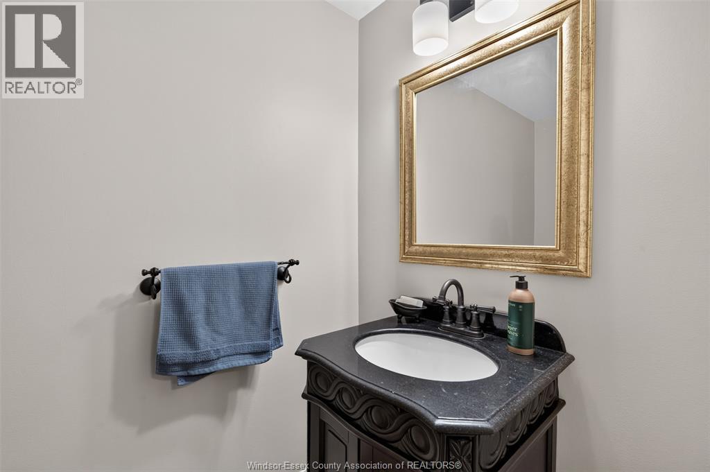 #301 2175 Wyandotte STREET East - 28