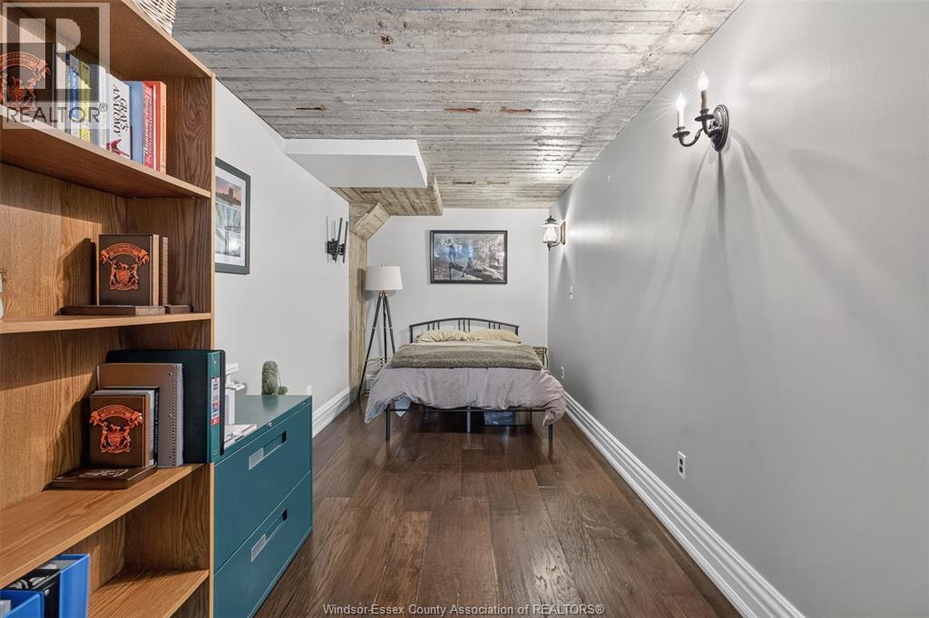 #301 2175 Wyandotte STREET East - 30