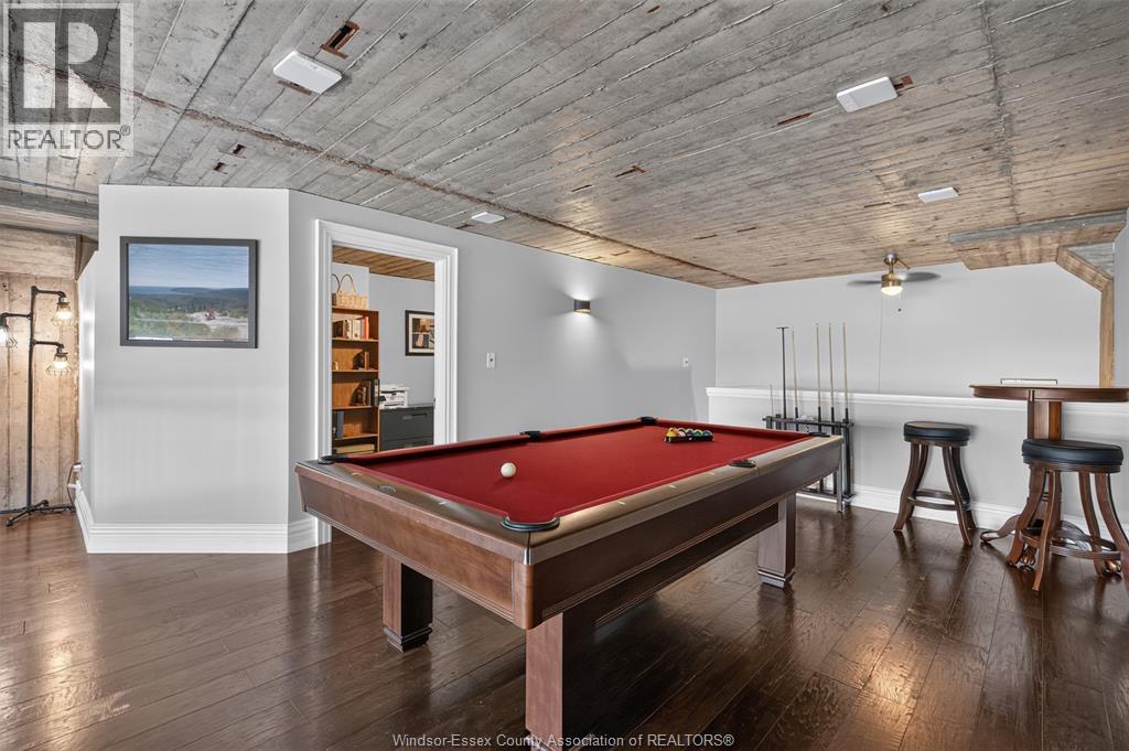 #301 2175 Wyandotte STREET East - 34