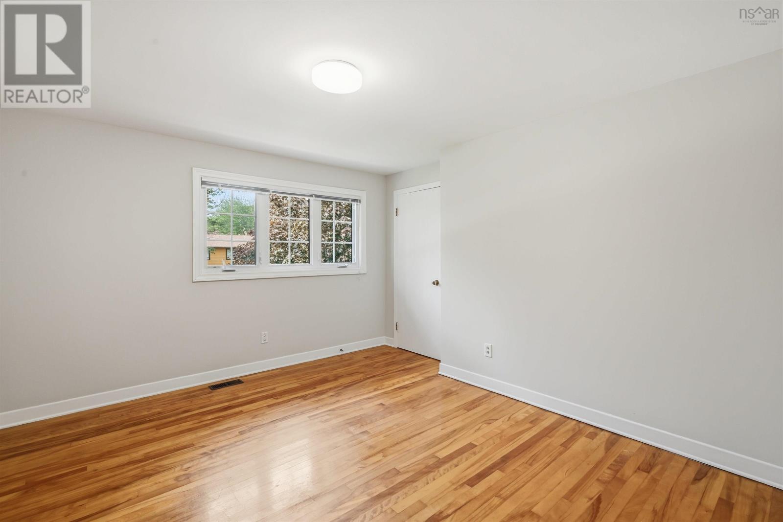 Property 26 of 51 of 43 Deepwood Crescent