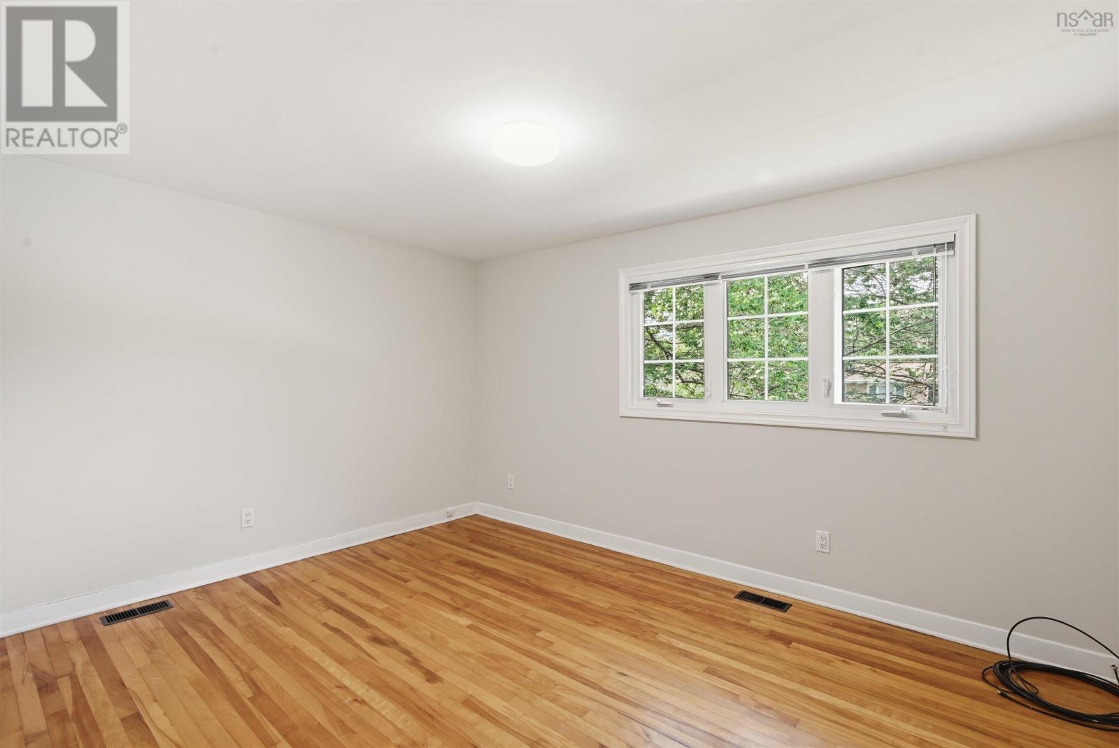 Property 24 of 51 of 43 Deepwood Crescent