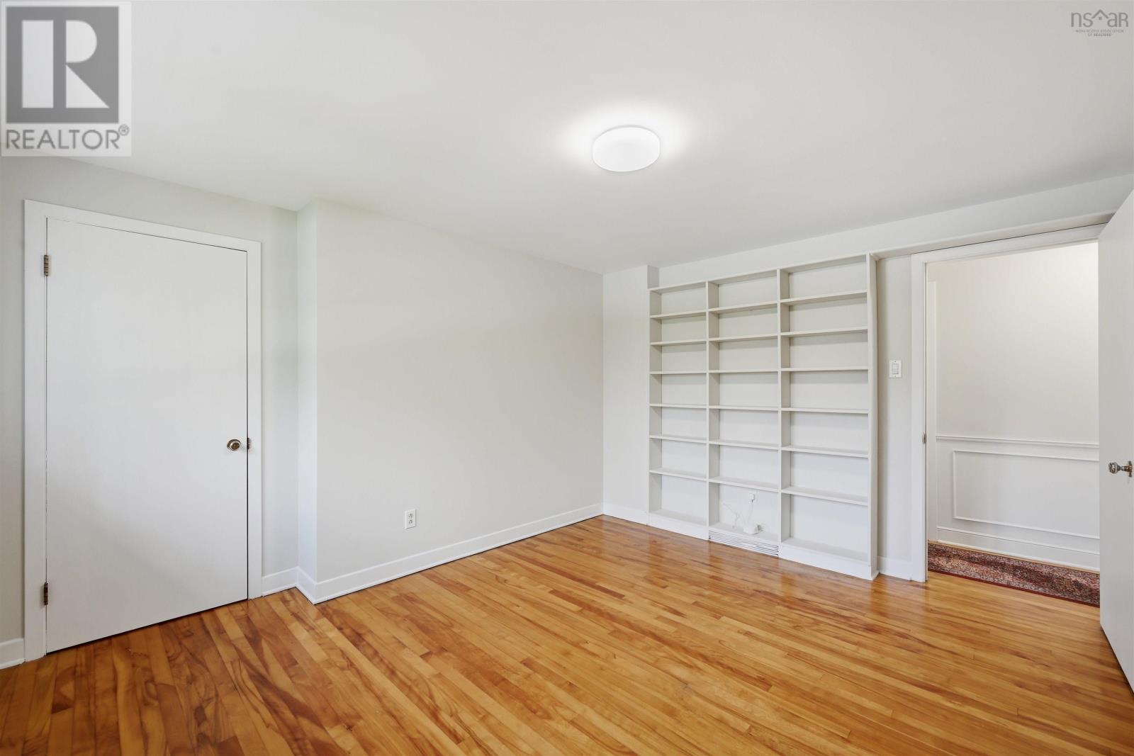 Property 38 of 51 of 43 Deepwood Crescent