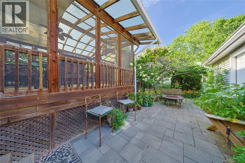 366 Cameron STREET - 11