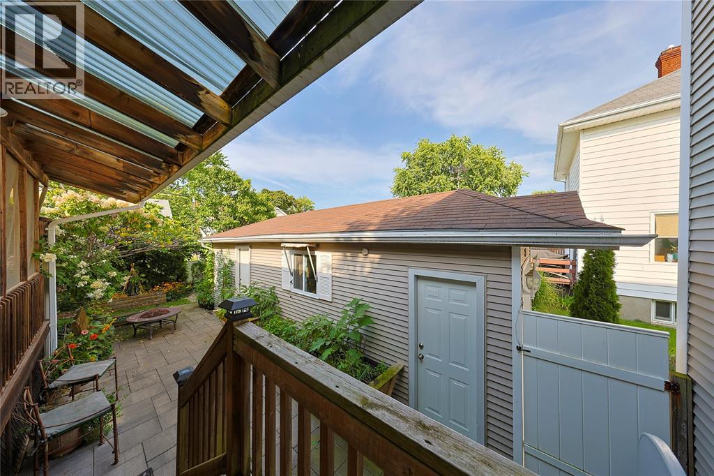 366 Cameron STREET - 13