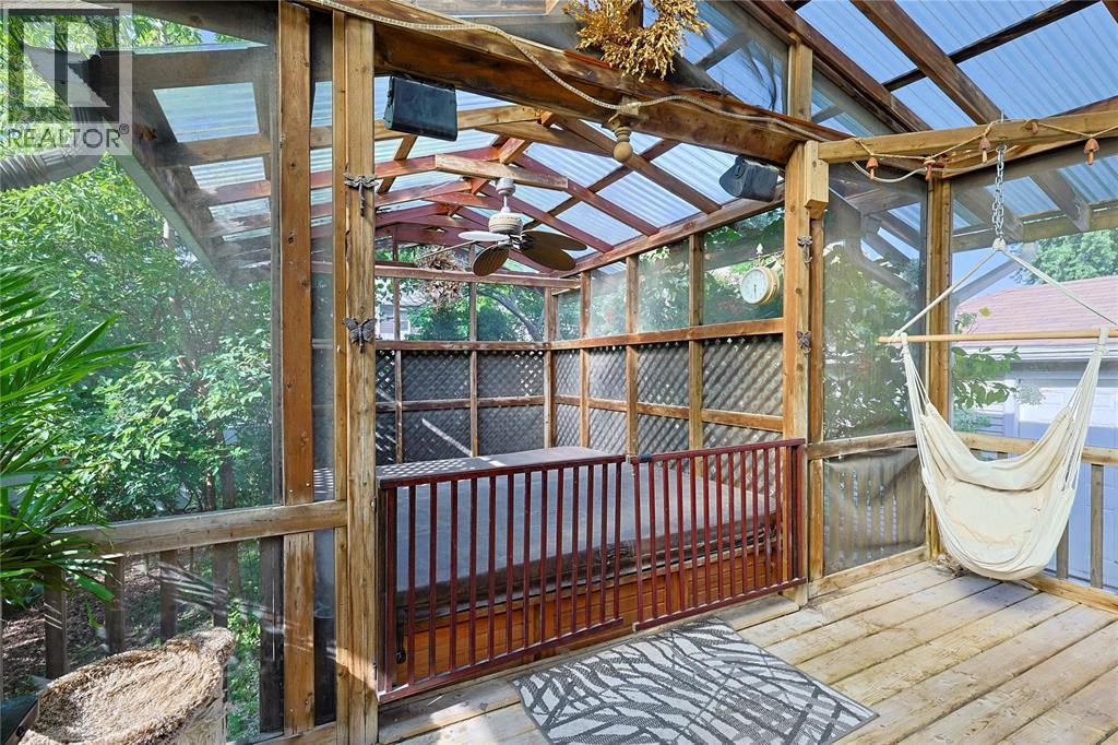 366 Cameron STREET - Image 15