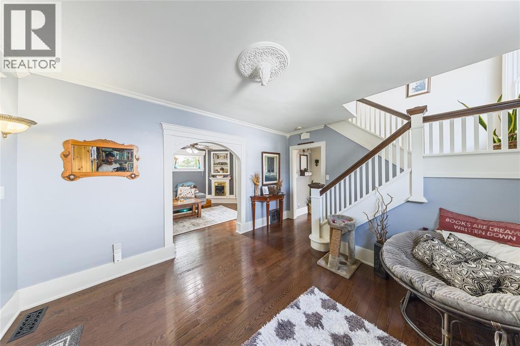 366 Cameron STREET - 18