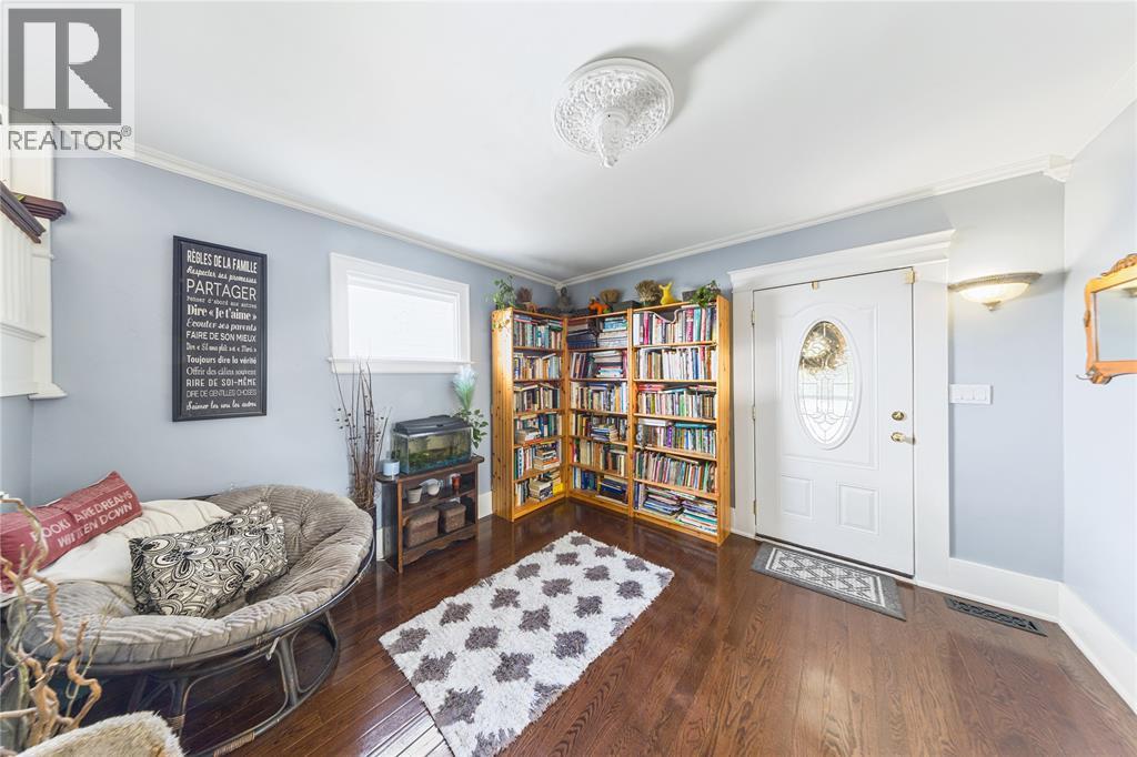 366 Cameron STREET - 19
