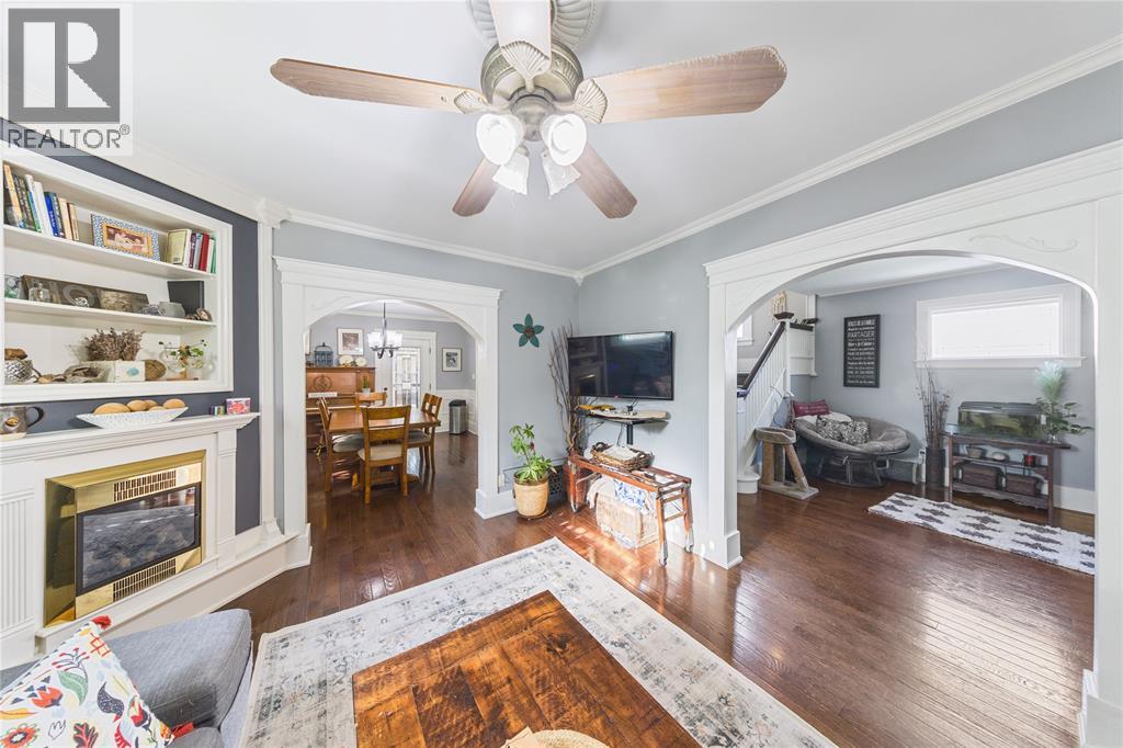 366 Cameron STREET - 22