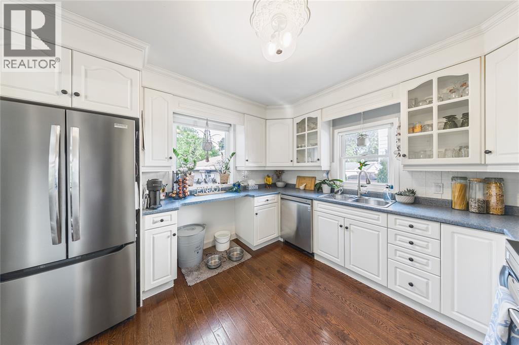 366 Cameron STREET - 27