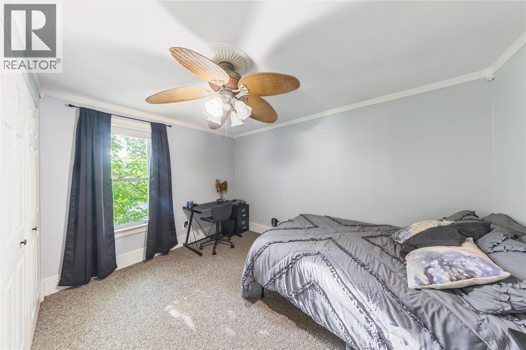 366 Cameron STREET - 38