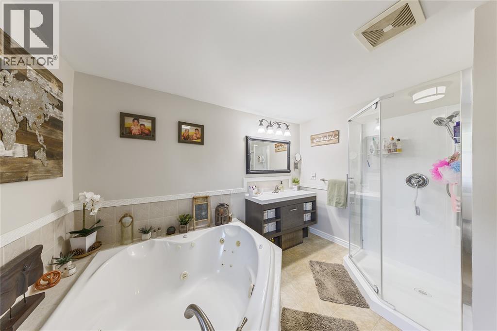 366 Cameron STREET - Image 44