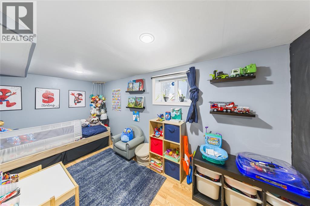 366 Cameron STREET - 48