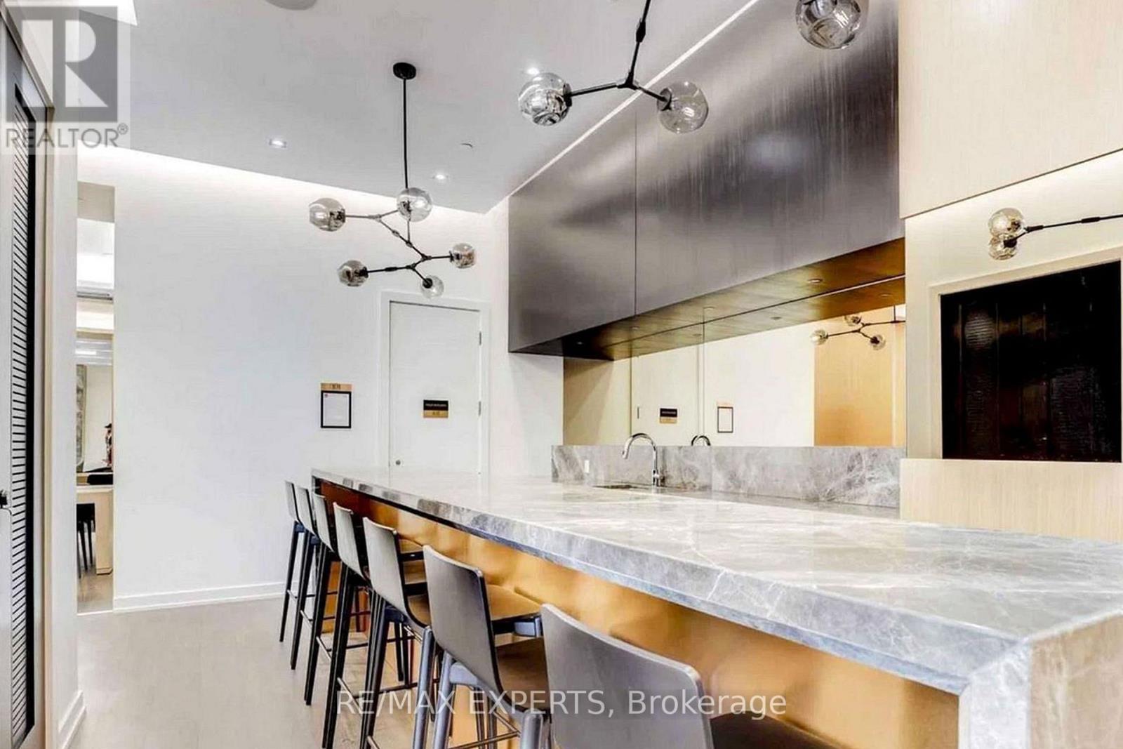 #2103 101 ERSKINE AVENUE - 22