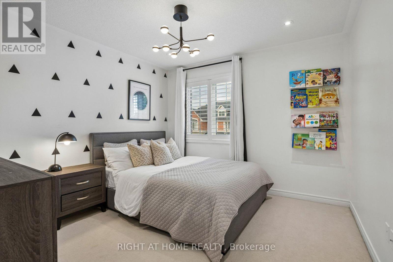 26 BIGNELL CRESCENT - 15