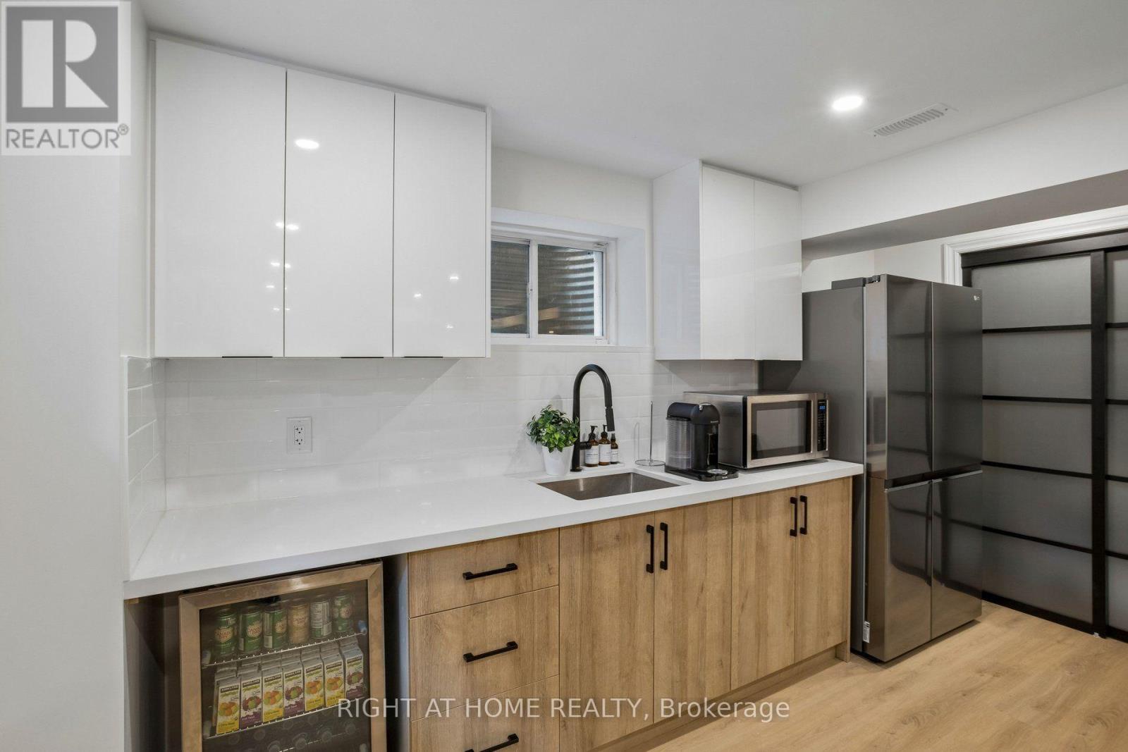 26 BIGNELL CRESCENT - 18