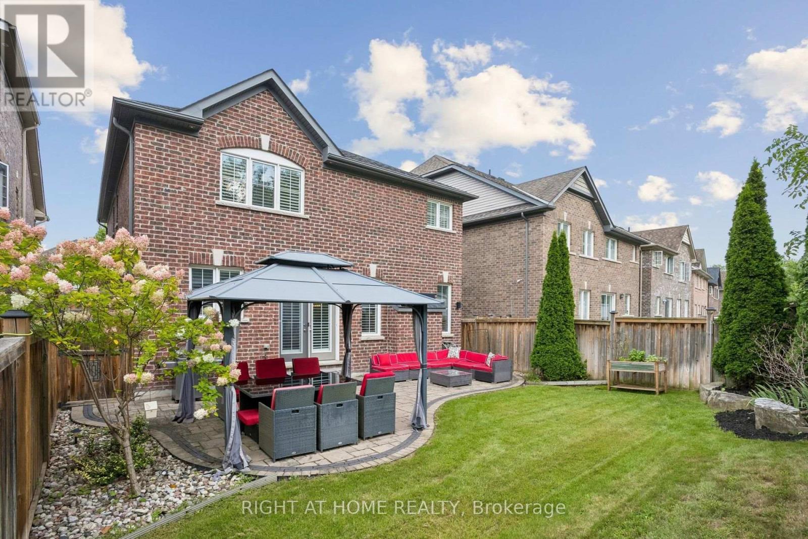 26 BIGNELL CRESCENT - 21