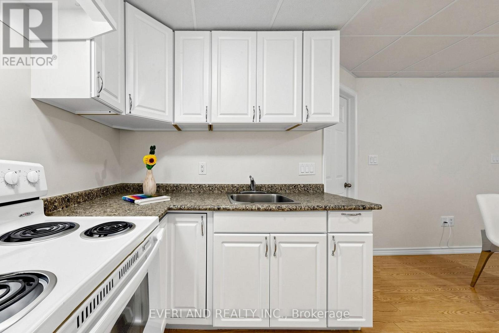 38 SIX NATIONS AVENUE - 27