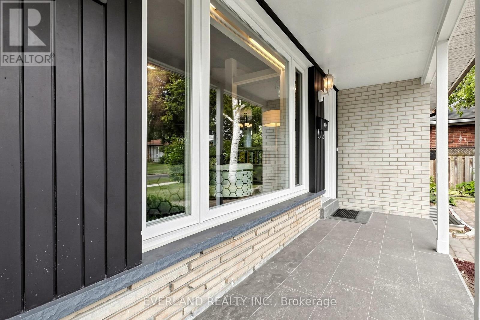 38 SIX NATIONS AVENUE - 32