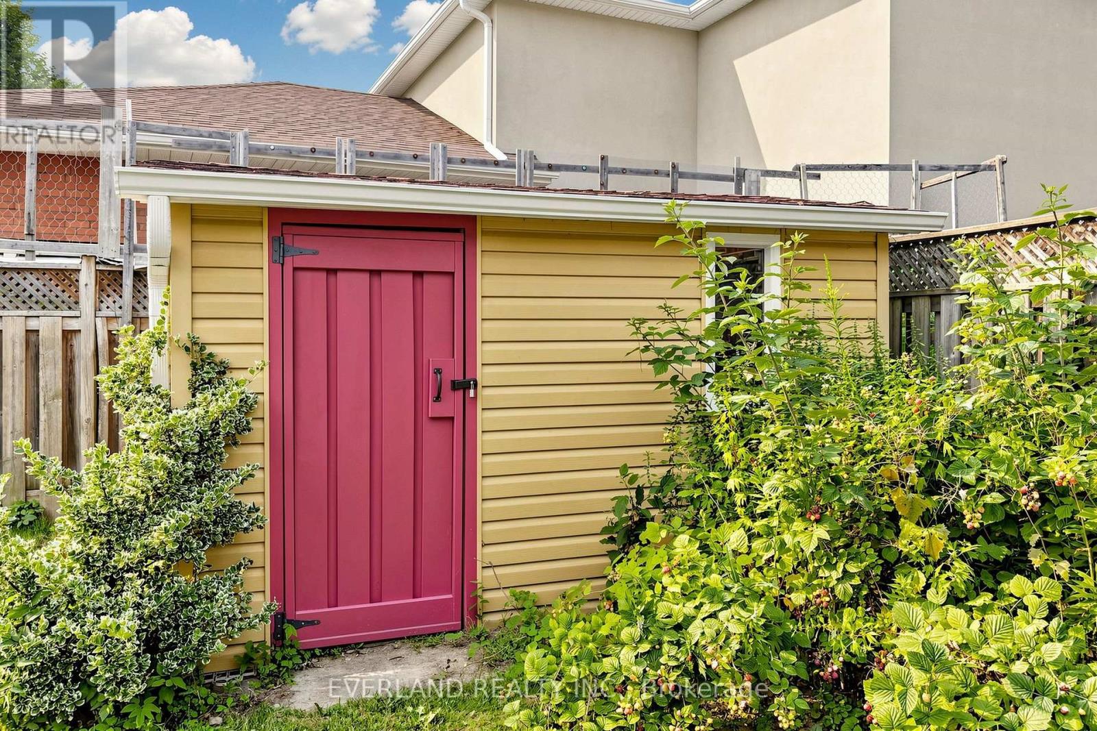 38 SIX NATIONS AVENUE - 36
