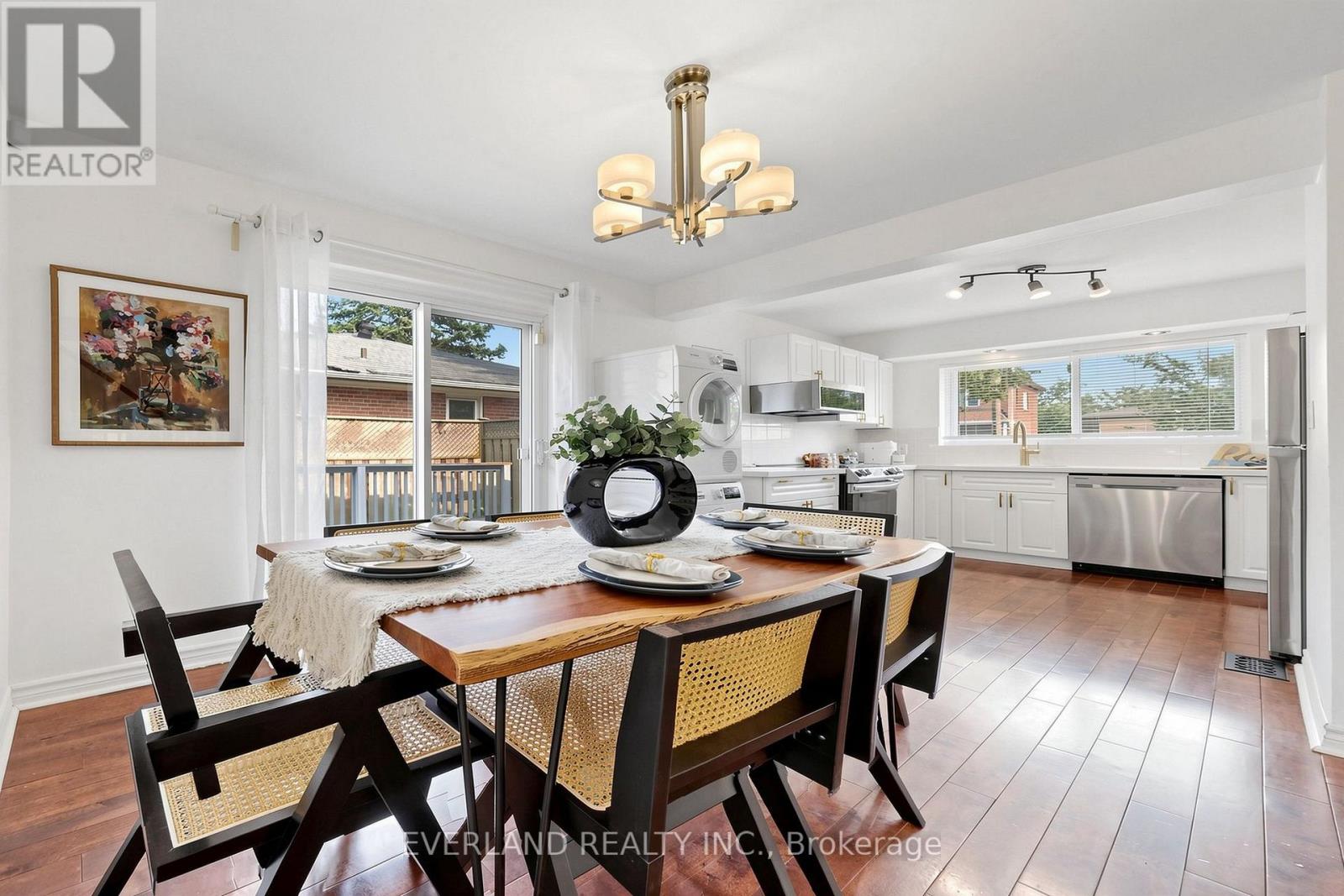 38 SIX NATIONS AVENUE - 4