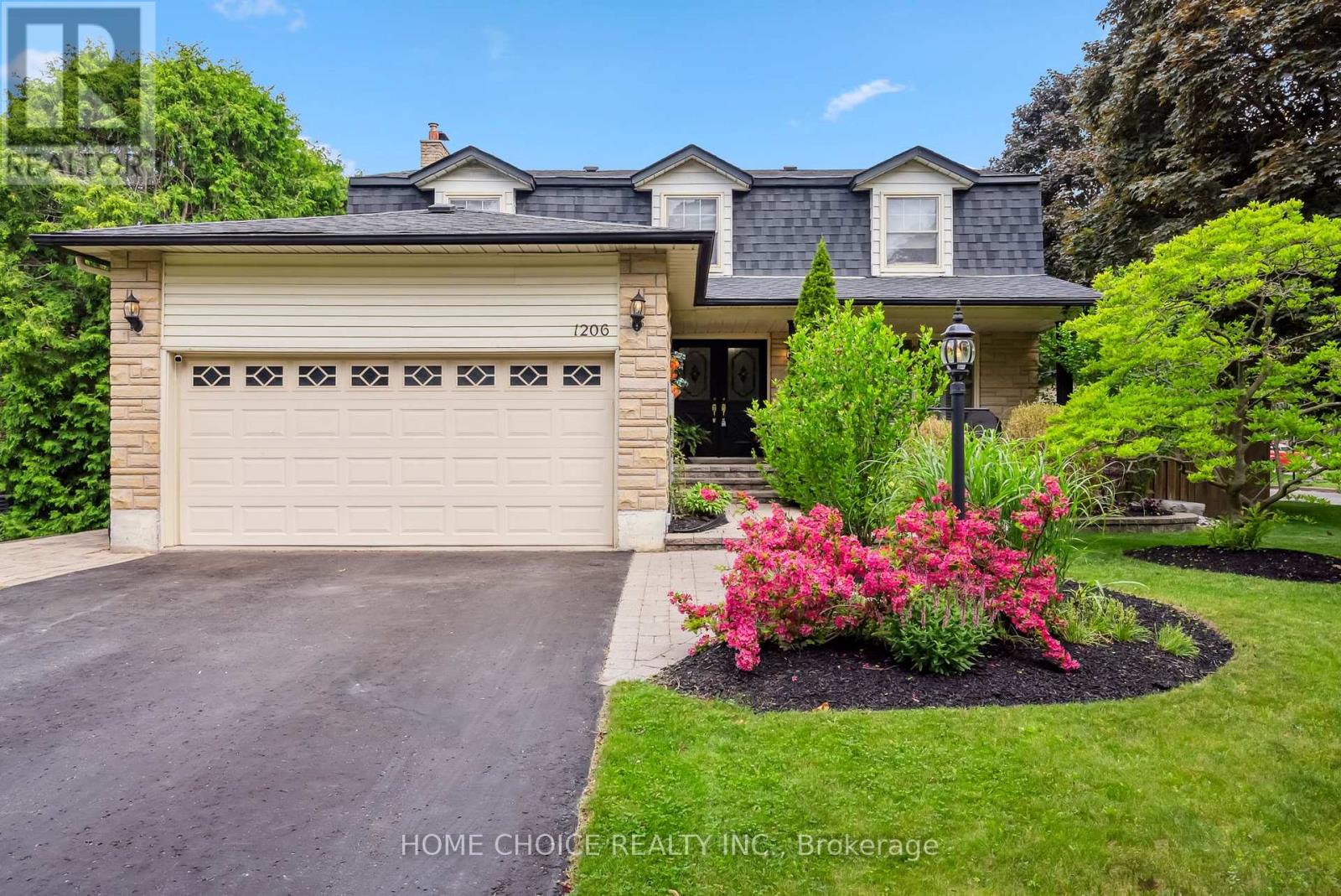 1206 NORTHGATE CRESCENT - 1