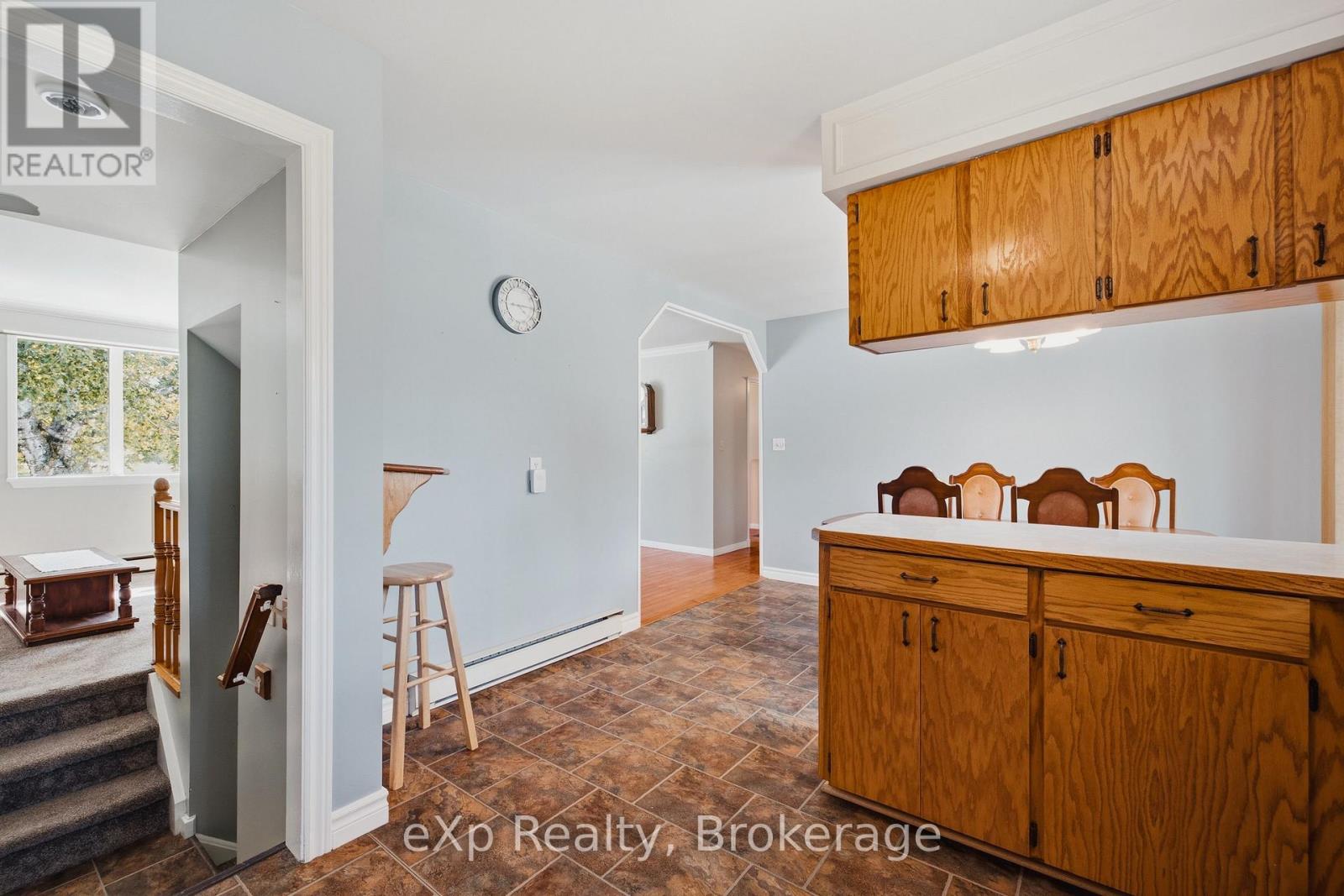 8 GREY STREET - Image 10