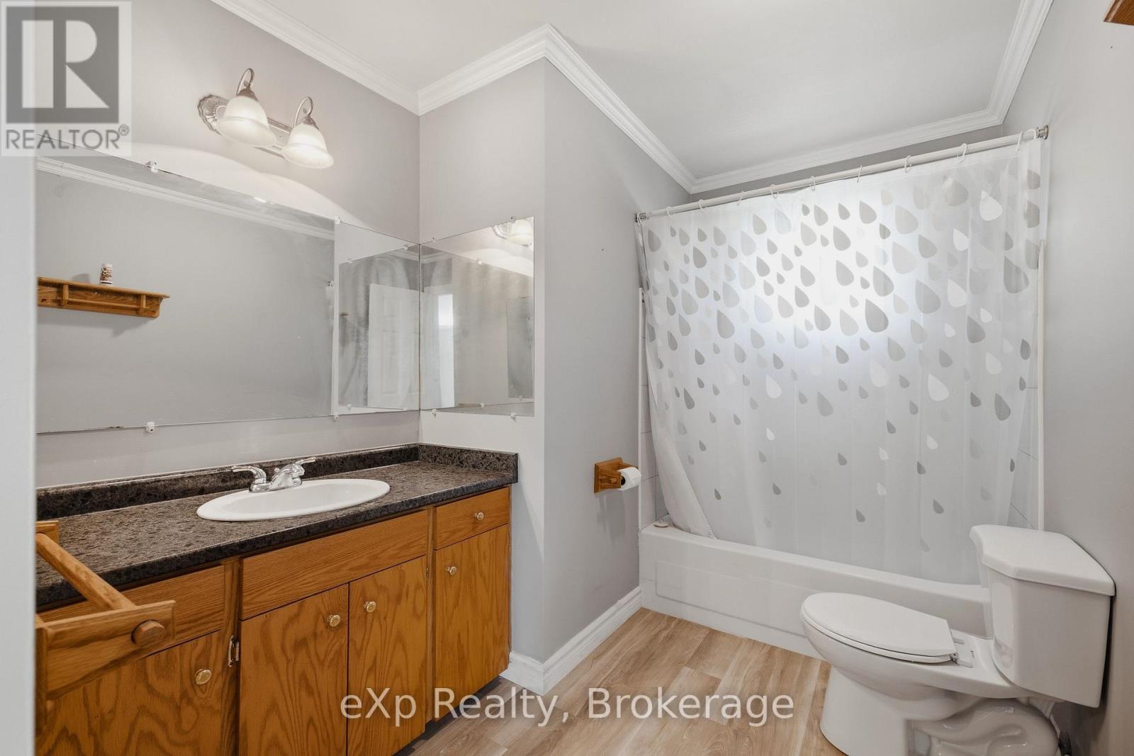 8 GREY STREET - Image 12