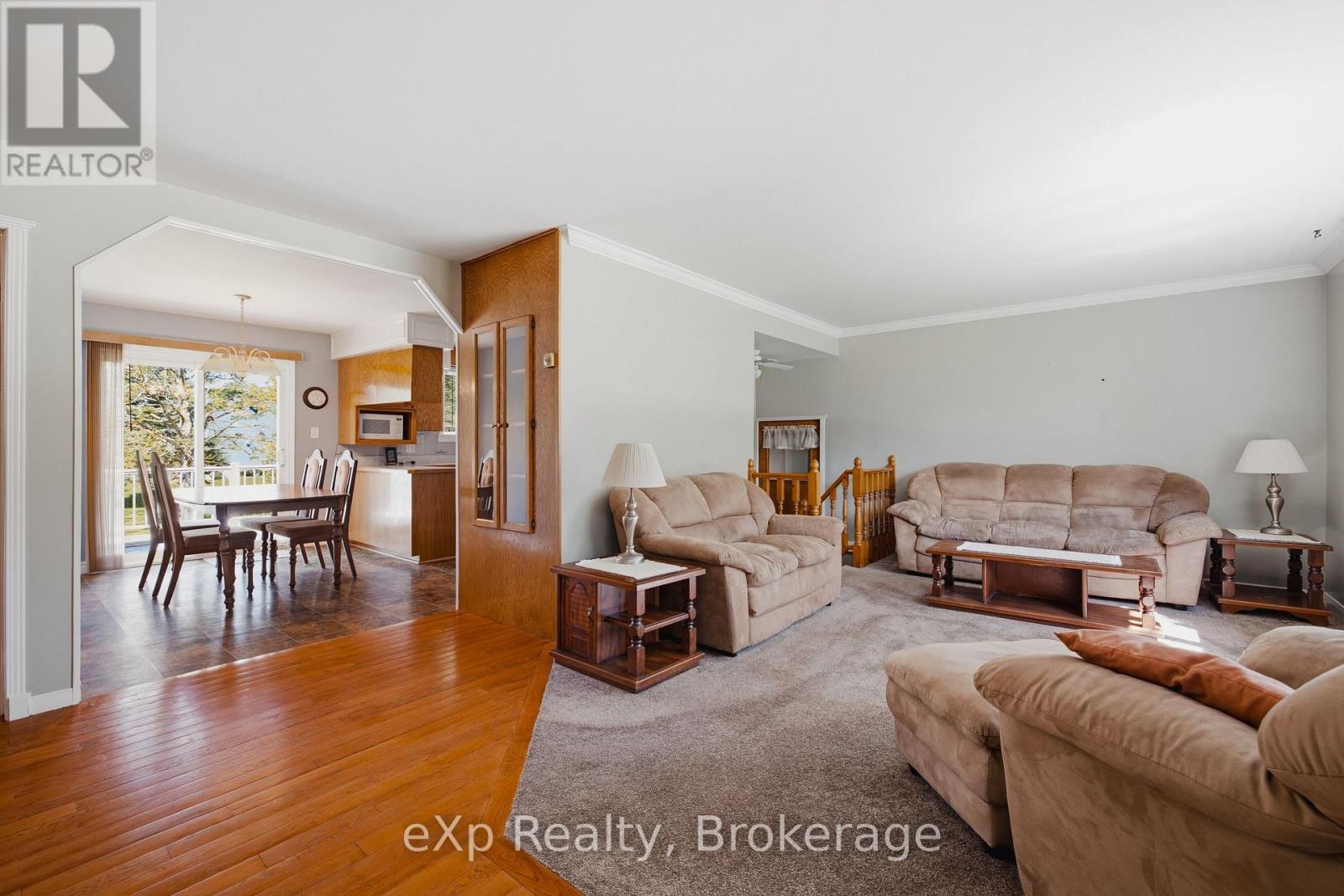 8 GREY STREET - Image 4