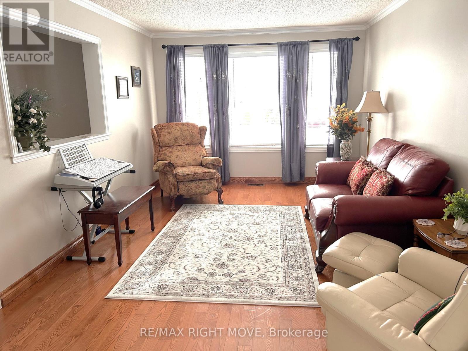 15 WATSON COURT - 8
