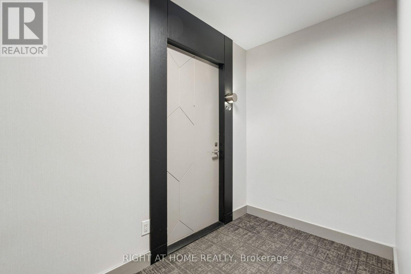 #717 2 OLD MILL DRIVE - Image 16