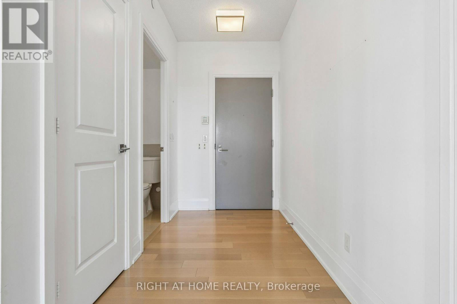 #717 2 OLD MILL DRIVE - Image 17