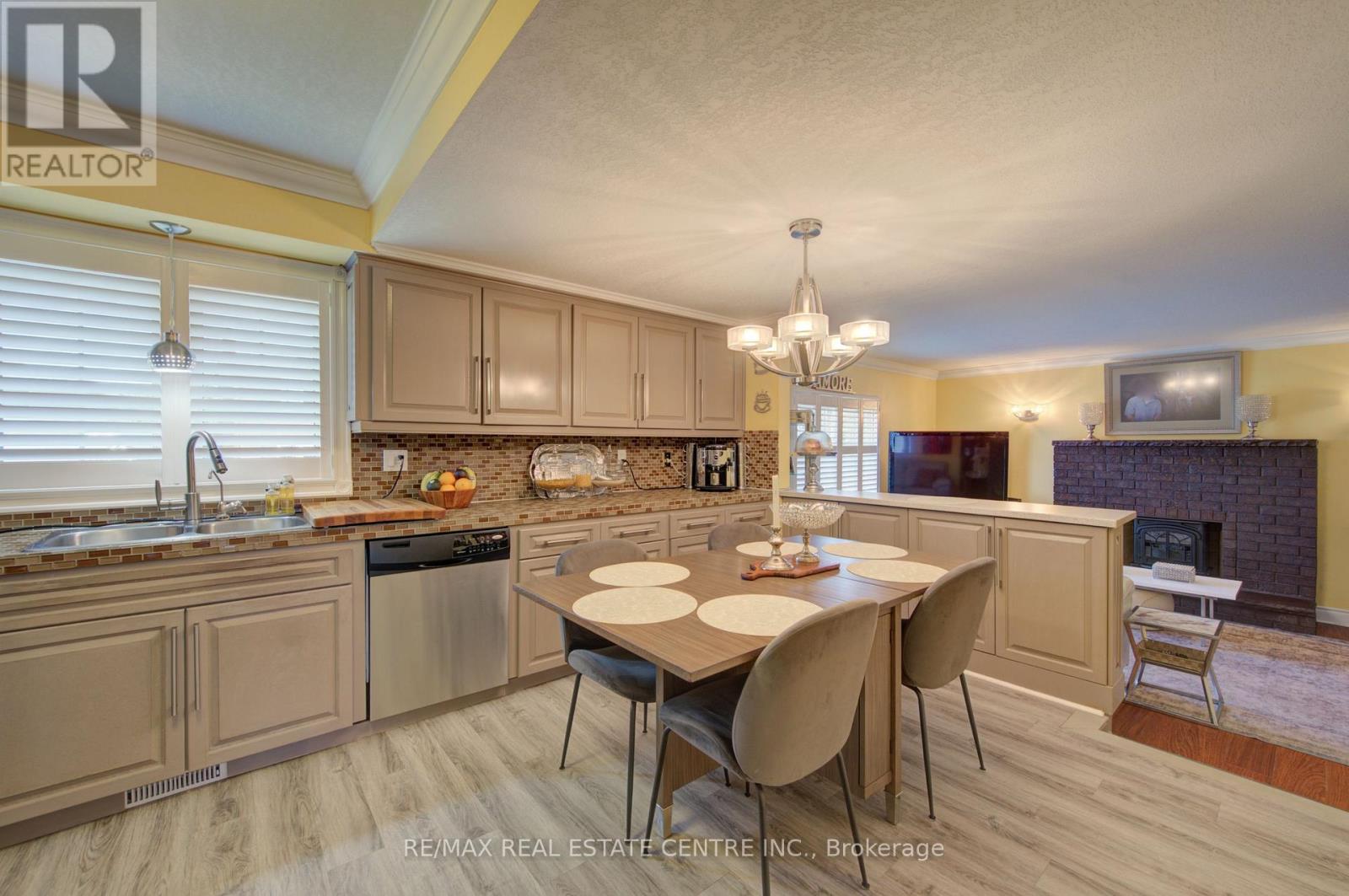 103 SOUTHWOOD DRIVE - 14