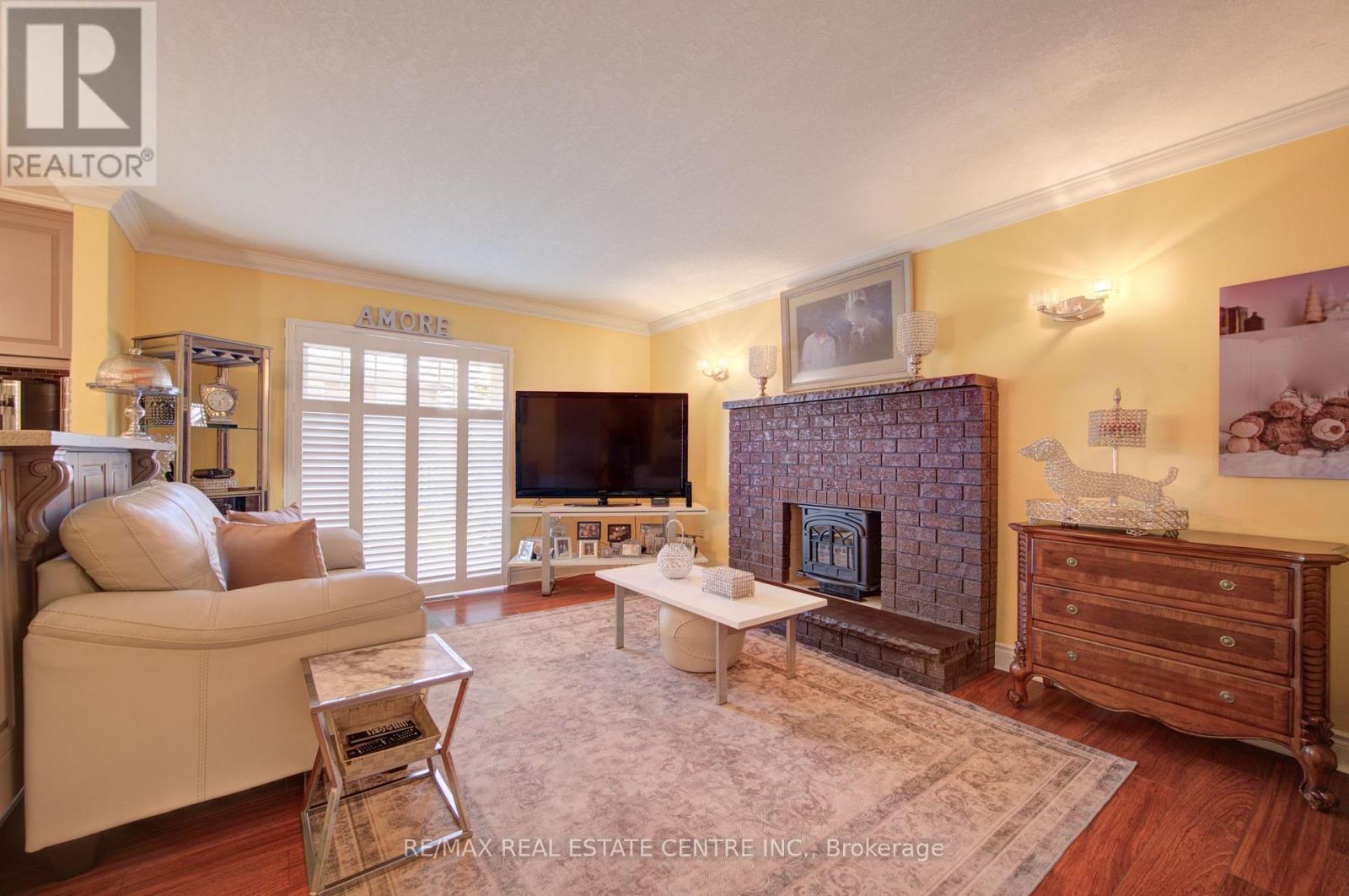 103 SOUTHWOOD DRIVE - 19