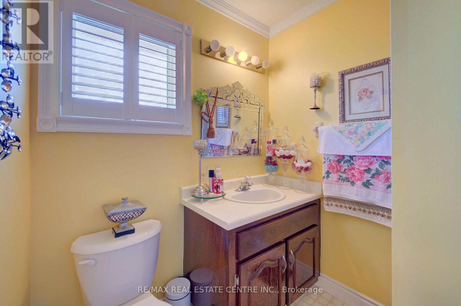 103 SOUTHWOOD DRIVE - 33