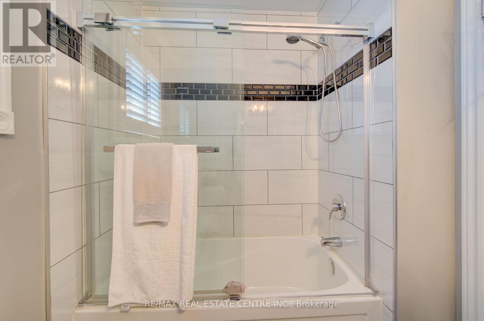 103 SOUTHWOOD DRIVE - 35