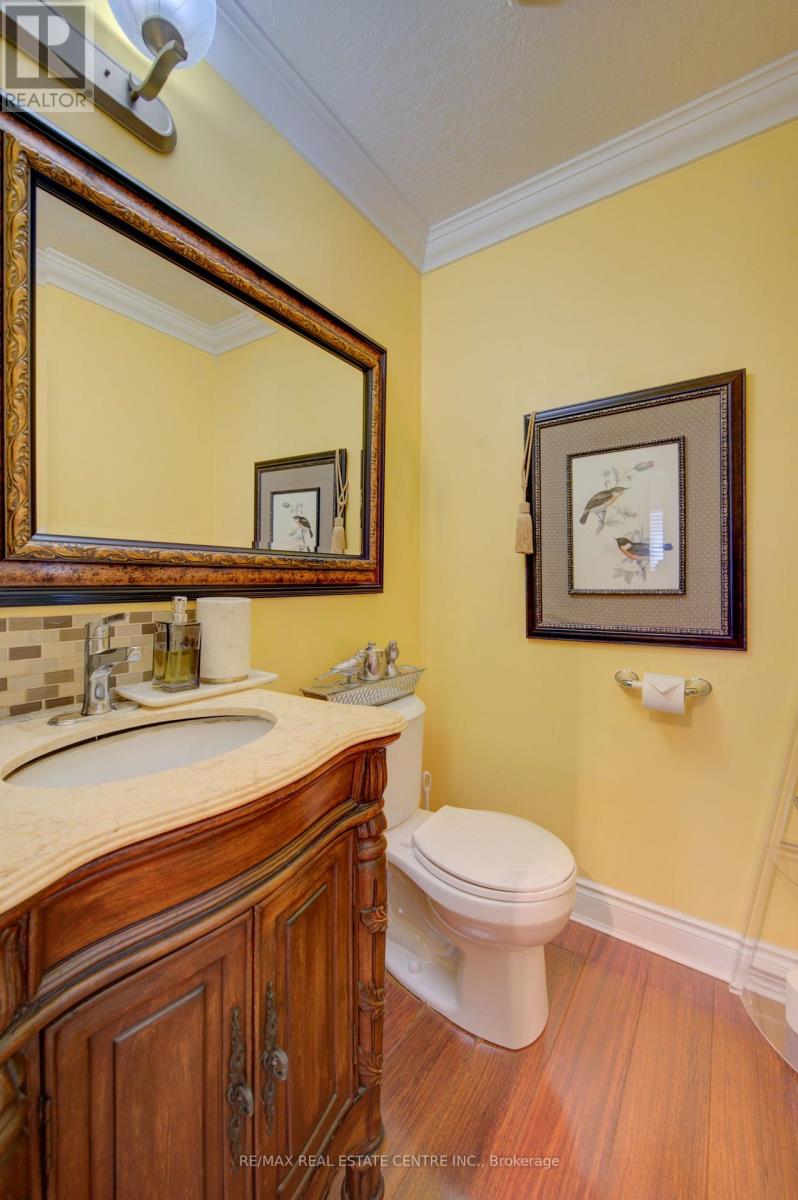 103 SOUTHWOOD DRIVE - 36