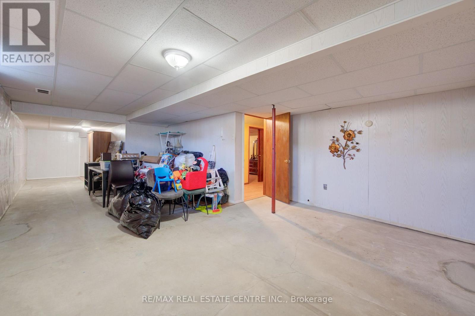103 SOUTHWOOD DRIVE - 38