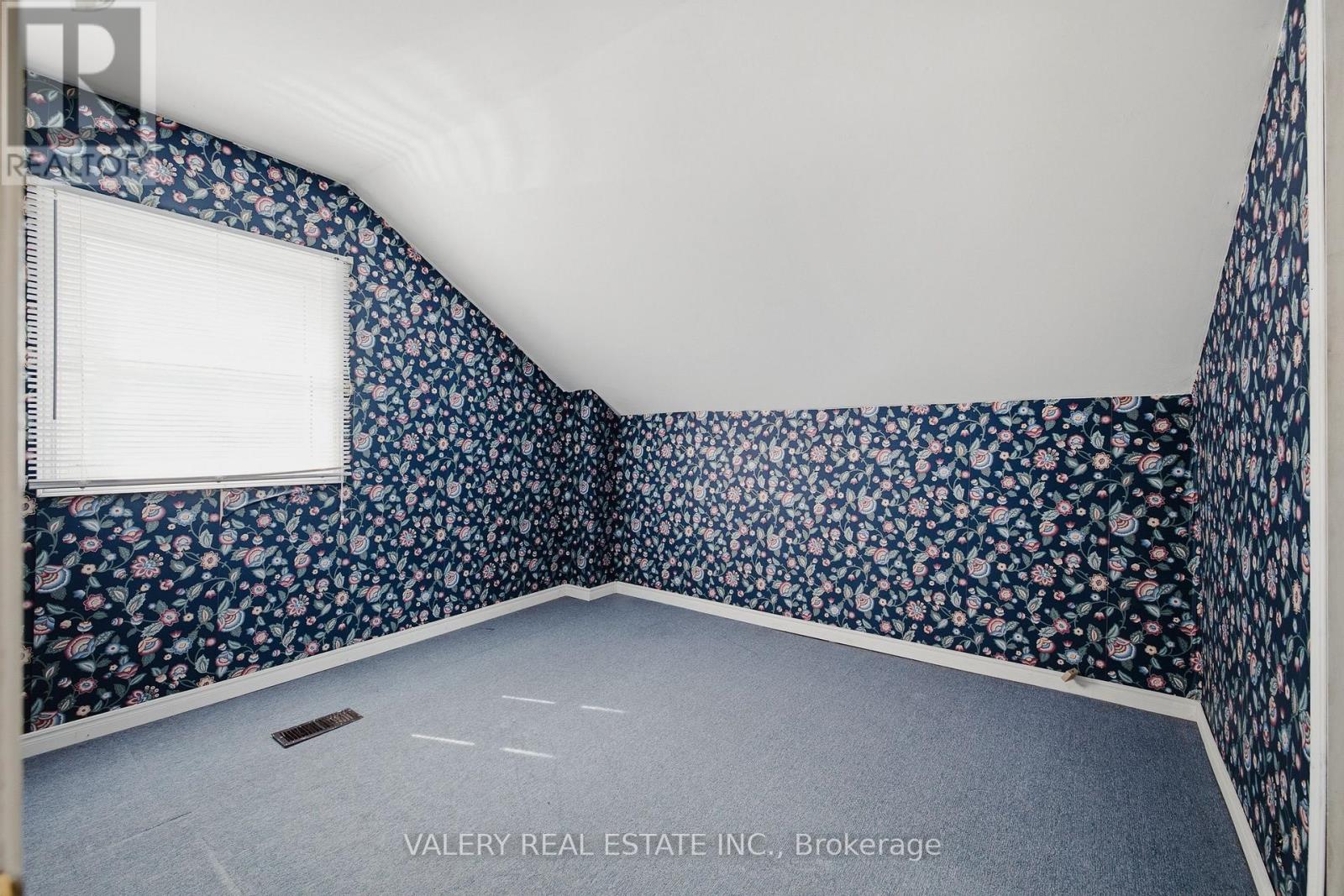 34 CHALMERS STREET N - 20
