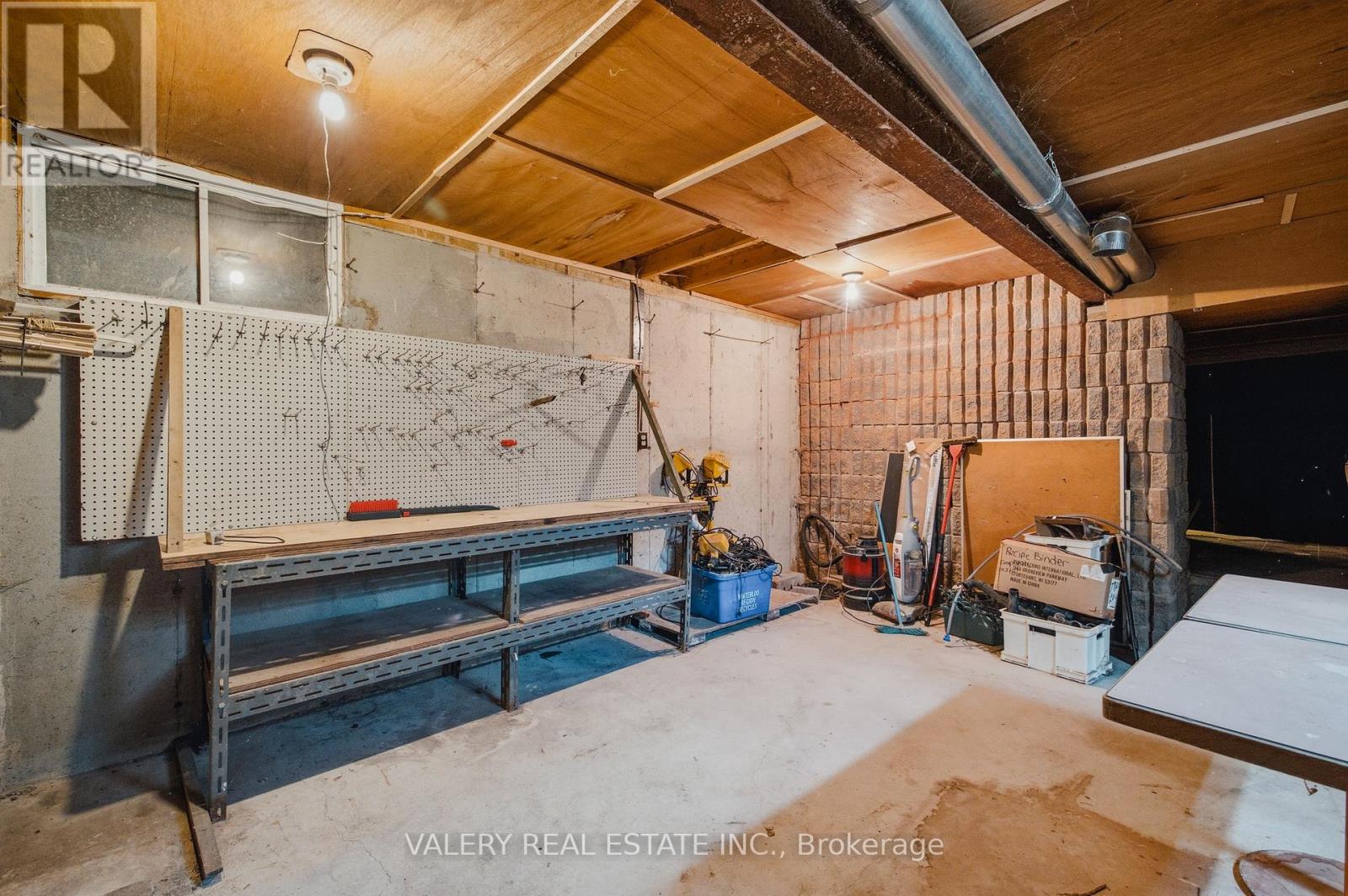34 CHALMERS STREET N - 25