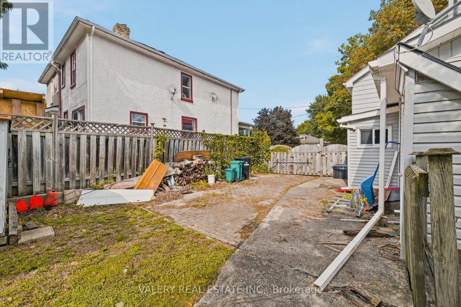 34 CHALMERS STREET N - 29