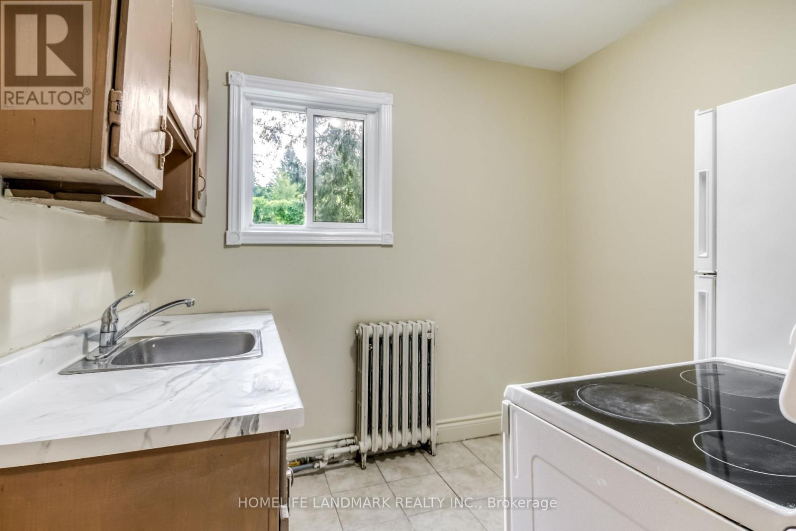 590 NORMAN STREET - Image 12