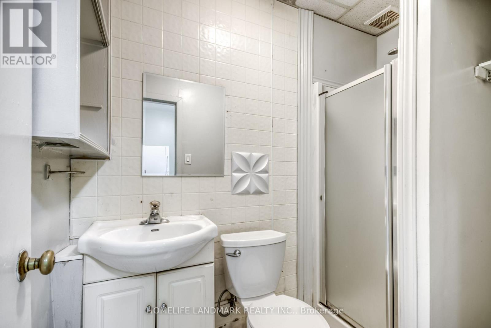 590 NORMAN STREET - Image 13