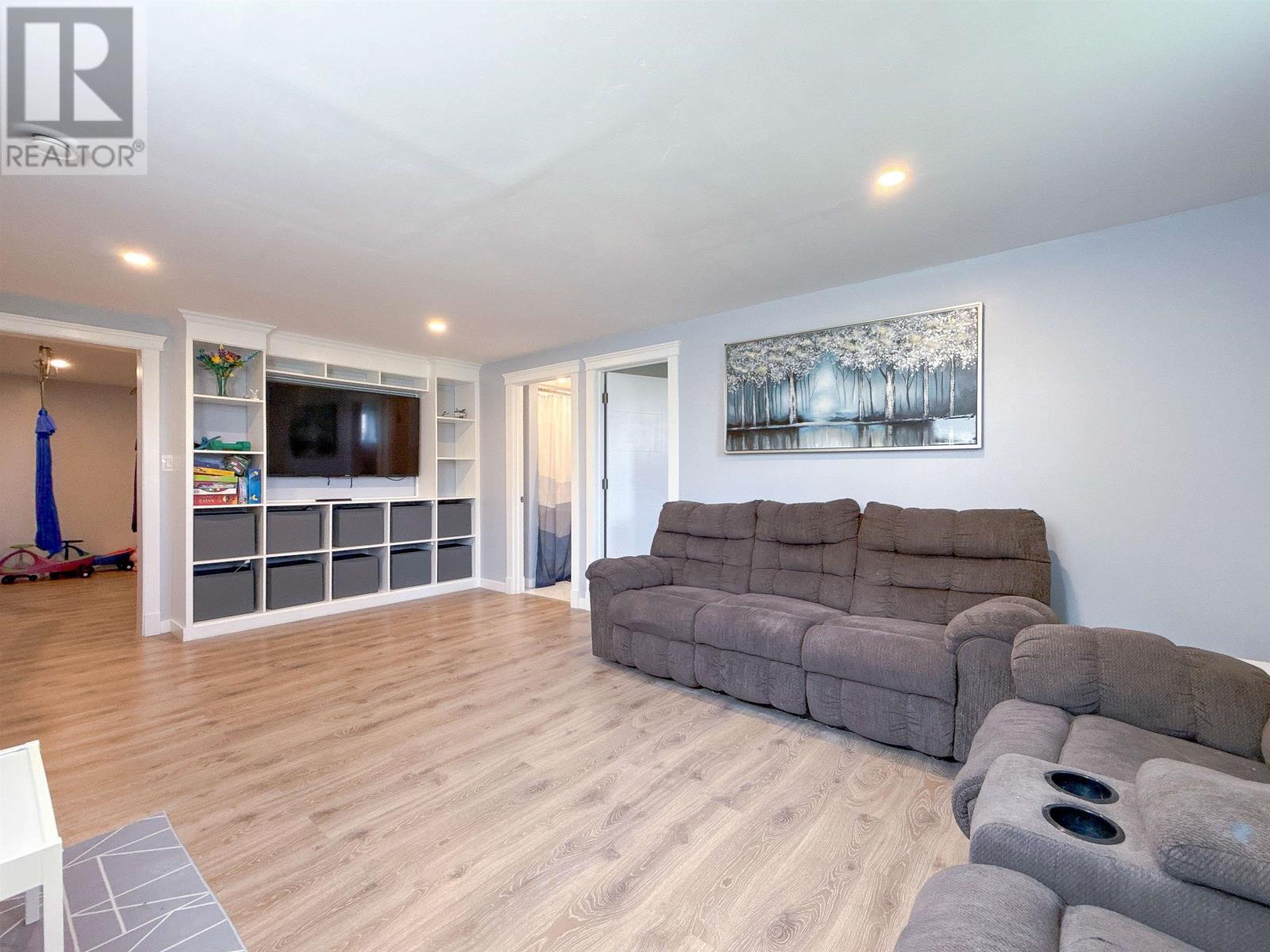 324 Upton Road - Image 22