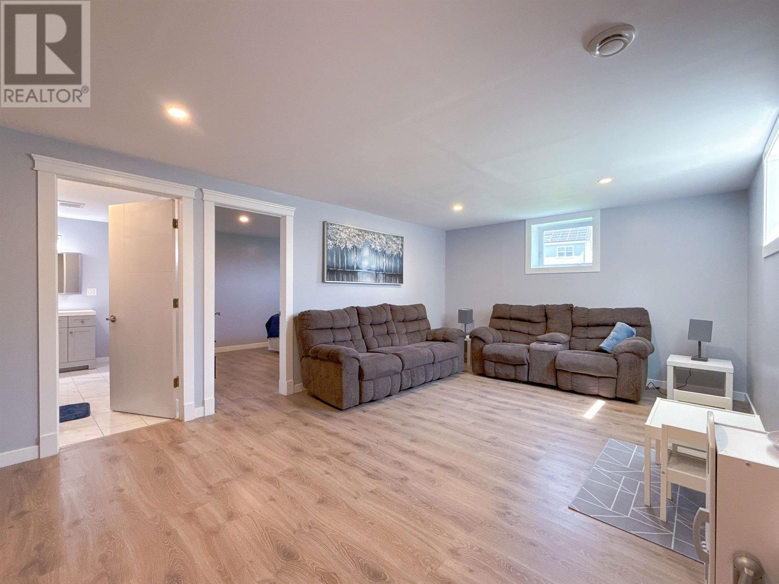 324 Upton Road - Image 23