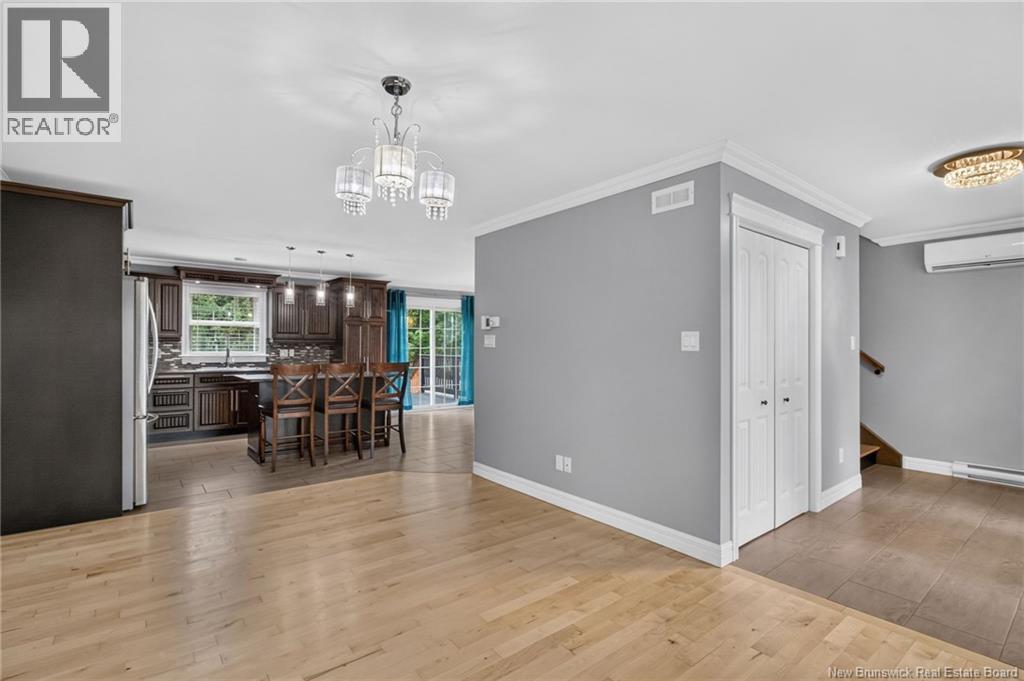 302 Lady Russell - 13