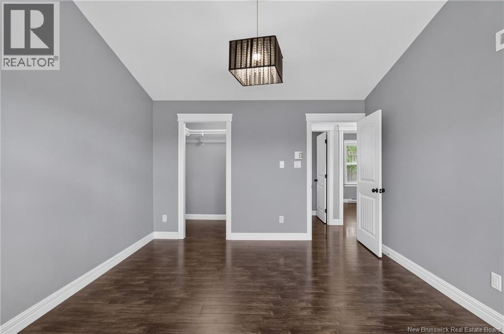 302 Lady Russell - 24